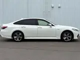 2019 Toyota Crown Hybrid RS Four 4WD Pearl Sedan for sale, Japanese used car export - photo 23 of 24 | GULJI TRADERS