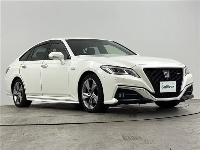 2019 Toyota Crown Hybrid RS Advance - photo 1 2019 Toyota Crown Hybrid RS Advance Pearl Sedan for sale, Japanese used car export - photo 1 of 24 | GULJI TRADERS