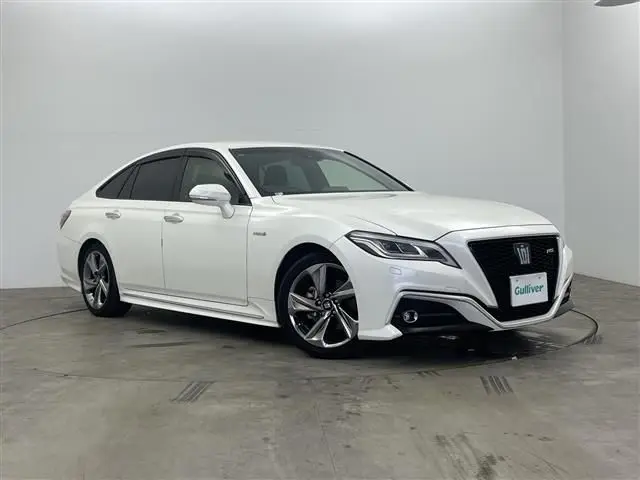 2019 Toyota Crown Hybrid RS - photo 1 2019 Toyota Crown Hybrid RS Pearl Sedan for sale, Japanese used car export - photo 1 of 24 | GULJI TRADERS