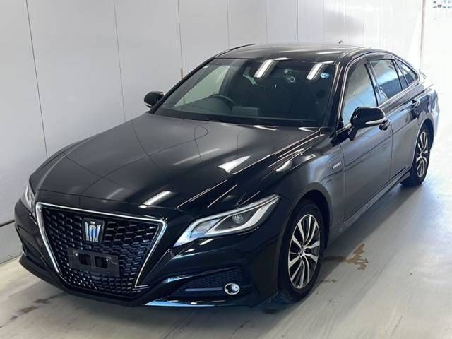 2019 Toyota Crown Hybrid S - photo 1 2019 Toyota Crown Hybrid S Sedan for sale, Japanese used car export - photo 1 of 3 | GULJI TRADERS