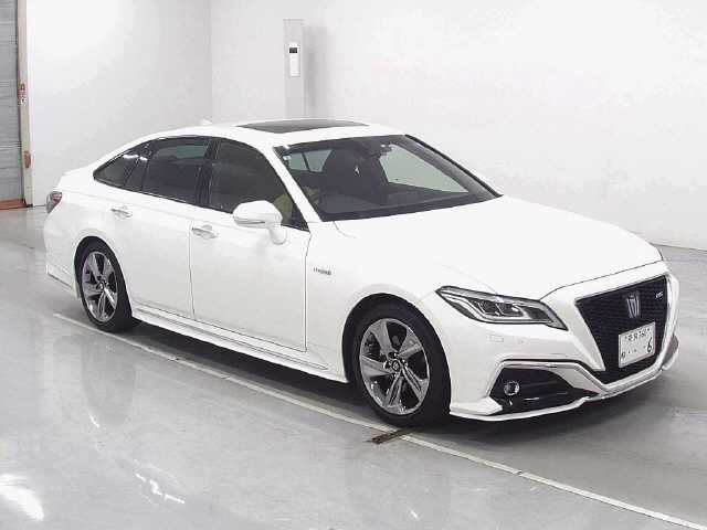 2019 Toyota Crown Hybrid RS - photo 1 2019 Toyota Crown Hybrid RS Sedan for sale, Japanese used car export - photo 1 of 9 | GULJI TRADERS