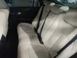 2019 Toyota Crown Hybrid 2.5 SC Package Pearl Sedan for sale, Japanese used car export - photo 4 of 6 | GULJI TRADERS