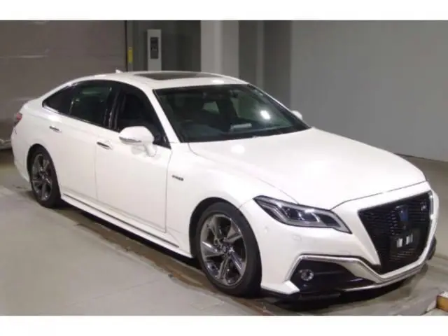 2019 Toyota Crown Hybrid RS Advance Sunroof - photo 1 2019 Toyota Crown Hybrid RS Advance Sunroof Pearl Sedan for sale, Japanese used car export - photo 1 of 5 | GULJI TRADERS