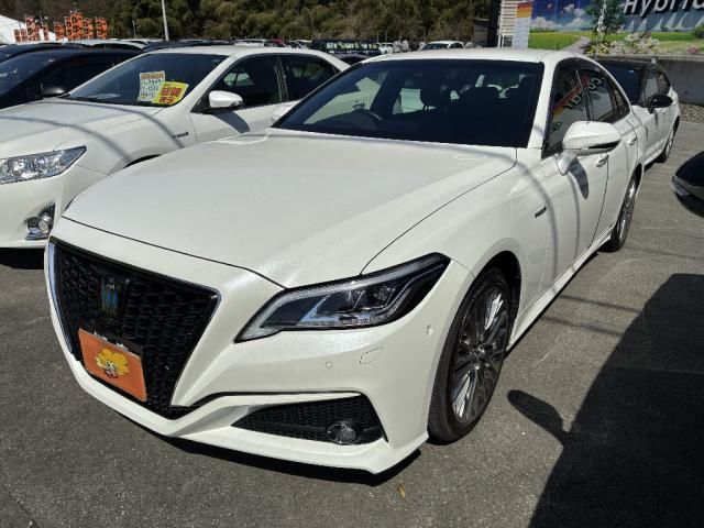 2019 Toyota Crown Hybrid G Sedan for sale, Japanese used car export - photo 1 of 9 | GULJI TRADERS