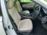 2019 Toyota Crown Hybrid S_C package Pearl Sedan for sale, Japanese used car export - photo 4 of 9 | GULJI TRADERS