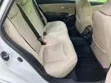 2019 Toyota Crown Hybrid S_C package Pearl Sedan for sale, Japanese used car export - photo 5 of 9 | GULJI TRADERS