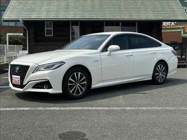 2019 Toyota Crown Hybrid S - photo 1 2019 Toyota Crown Hybrid S Pearl Sedan for sale, Japanese used car export - photo 1 of 9 | GULJI TRADERS
