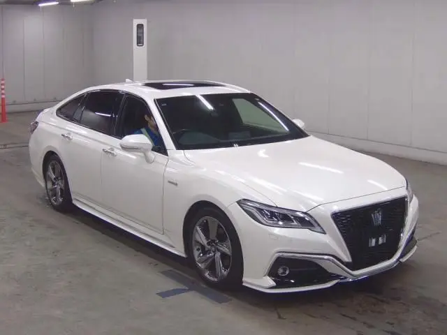 2019 Toyota Crown Hybrid RS Advance Leather Seat Pad - photo 1 2019 Toyota Crown Hybrid RS Advance Leather Seat Pad Pearl Sedan for sale, Japanese used car export - photo 1 of 5 | GULJI TRADERS