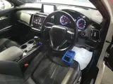 2019 Toyota Crown Hybrid RS Advance Leather Seat Pad Pearl Sedan for sale, Japanese used car export - photo 3 of 5 | GULJI TRADERS