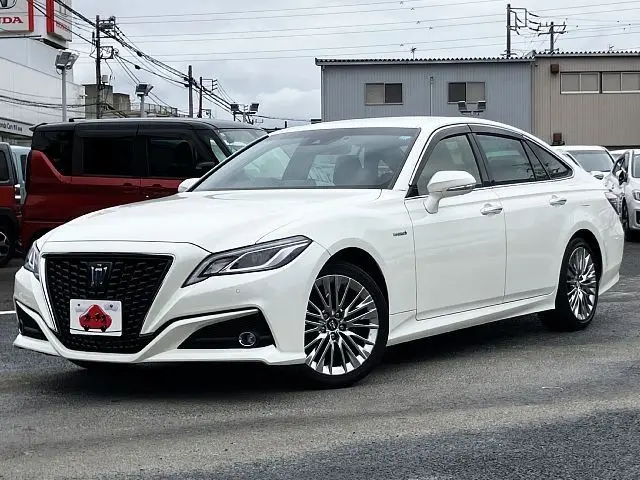 2020 Toyota Crown Hybrid S Elegance Style Pearl Sedan for sale, Japanese used car export - photo 1 of 9 | GULJI TRADERS