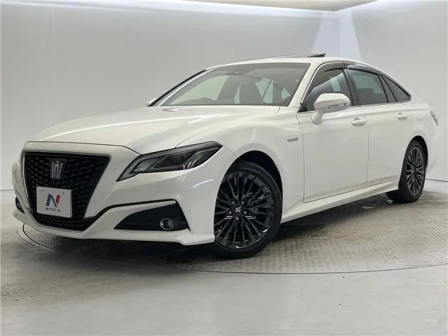 2020 Toyota Crown Hybrid S Sport Style - photo 1 2020 Toyota Crown Hybrid S Sport Style Pearl Sedan for sale, Japanese used car export - photo 1 of 30 | GULJI TRADERS