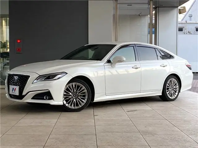 2020 Toyota Crown Hybrid S Elegance Style II Pearl Sedan for sale, Japanese used car export - photo 1 of 30 | GULJI TRADERS