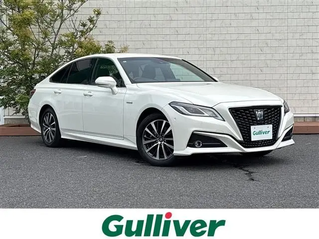 2020 Toyota Crown Hybrid S C Package - photo 1 2020 Toyota Crown Hybrid S C Package Pearl Sedan for sale, Japanese used car export - photo 1 of 24 | GULJI TRADERS
