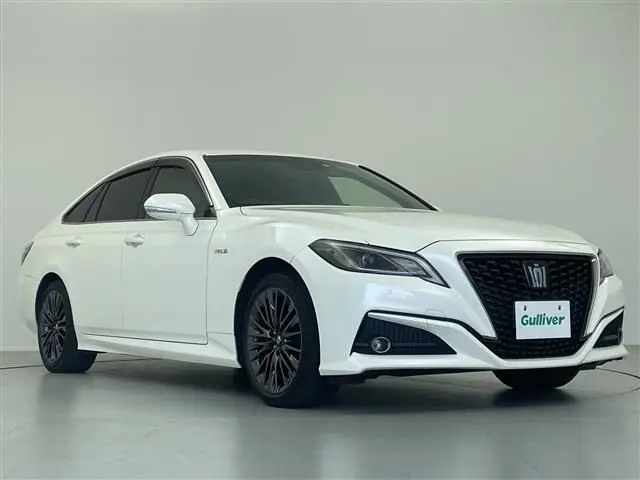 2020 Toyota Crown Hybrid S Sport Style - photo 1 2020 Toyota Crown Hybrid S Sport Style Pearl Sedan for sale, Japanese used car export - photo 1 of 24 | GULJI TRADERS