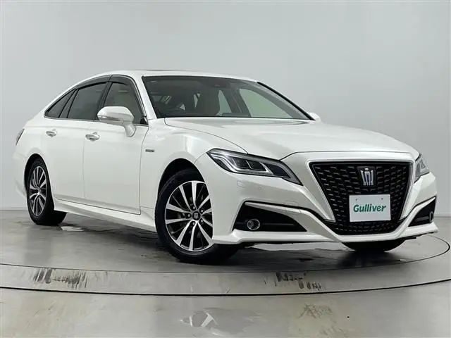 2020 Toyota Crown Hybrid G Pearl Sedan for sale, Japanese used car export - photo 1 of 24 | GULJI TRADERS