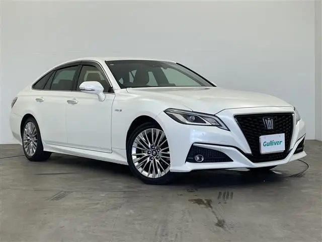 2020 Toyota Crown Hybrid S Elegance Style - photo 1 2020 Toyota Crown Hybrid S Elegance Style Pearl Sedan for sale, Japanese used car export - photo 1 of 24 | GULJI TRADERS