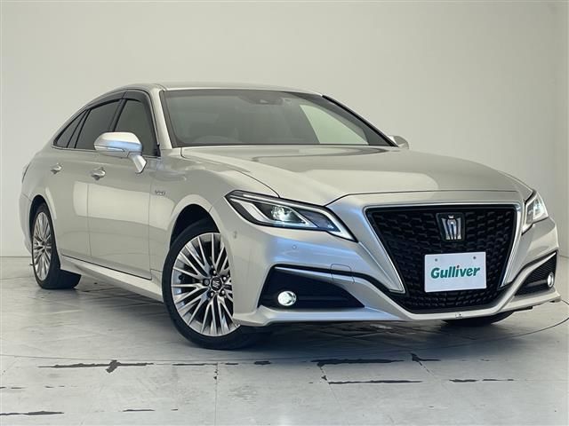 2020 Toyota Crown Hybrid S - photo 1 2020 Toyota Crown Hybrid S Sedan for sale, Japanese used car export - photo 1 of 23 | GULJI TRADERS