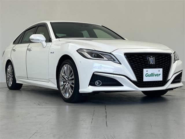 2020 Toyota Crown Hybrid S Sedan for sale, Japanese used car export - photo 1 of 24 | GULJI TRADERS