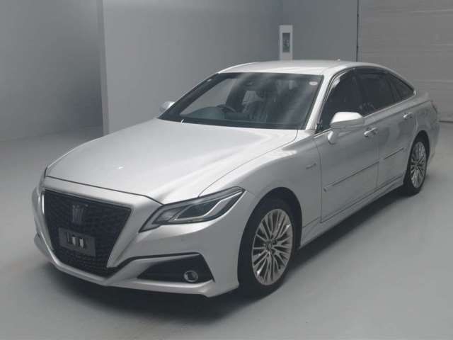 2020 Toyota Crown Hybrid S Sedan for sale, Japanese used car export - photo 1 of 10 | GULJI TRADERS