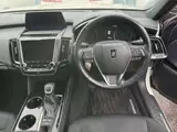 2020 Toyota Crown Hybrid G Pearl Sedan for sale, Japanese used car export - photo 8 of 10 | GULJI TRADERS