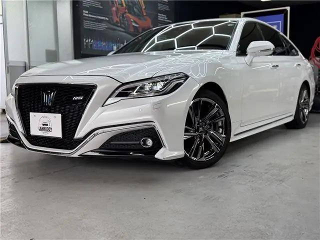 2021 Toyota Crown Hybrid RS Advance - photo 1 2021 Toyota Crown Hybrid RS Advance White Sedan for sale, Japanese used car export - photo 1 of 54 | GULJI TRADERS