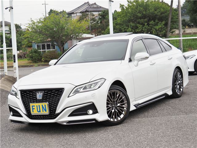 2021 Toyota Crown Hybrid Sedan for sale, Japanese used car export - photo 1 of 71 | GULJI TRADERS
