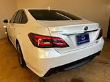 2021 Toyota Crown Hybrid G-Executive Four White Sedan for sale, Japanese used car export - photo 22 of 32 | GULJI TRADERS