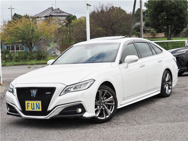 2021 Toyota Crown Hybrid - photo 1 2021 Toyota Crown Hybrid Sedan for sale, Japanese used car export - photo 1 of 62 | GULJI TRADERS