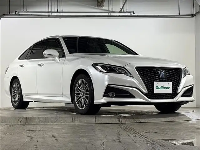 2021 Toyota Crown Hybrid S - photo 1 2021 Toyota Crown Hybrid S White Sedan for sale, Japanese used car export - photo 1 of 24 | GULJI TRADERS