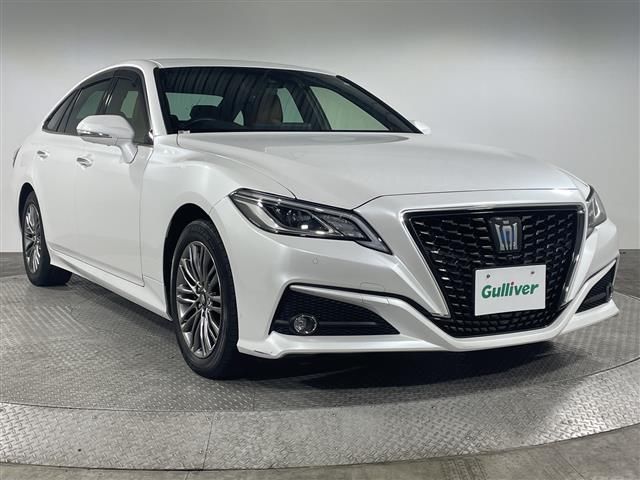 2021 Toyota Crown Hybrid S - photo 1 2021 Toyota Crown Hybrid S Sedan for sale, Japanese used car export - photo 1 of 24 | GULJI TRADERS