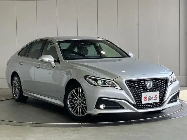2021 Toyota Crown Hybrid Hybrid 2.5 S Pre-Collision Safety! - photo 1 2021 Toyota Crown Hybrid Hybrid 2.5 S Pre-Collision Safety! Silver Sedan for sale, Japanese used car export - photo 1 of 10 | GULJI TRADERS