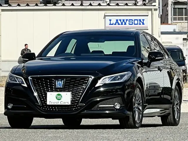 2021 Toyota Crown Hybrid - photo 1 2021 Toyota Crown Hybrid Black Sedan for sale, Japanese used car export - photo 1 of 47 | GULJI TRADERS