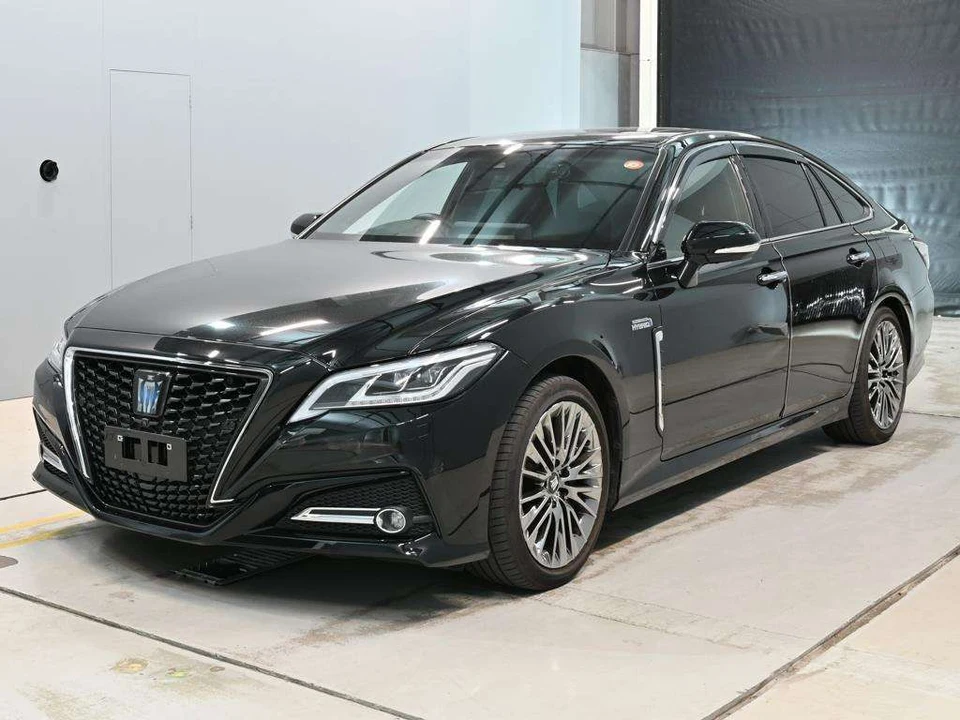 2021 Toyota Crown Hybrid Sedan for sale, Japanese used car export - photo 1 of 12 | GULJI TRADERS