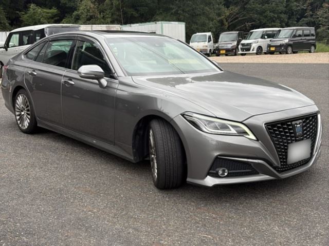 2022 Toyota Crown Hybrid - photo 1 2022 Toyota Crown Hybrid Sedan for sale, Japanese used car export - photo 1 of 37 | GULJI TRADERS