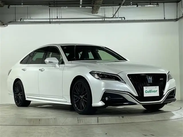 2022 Toyota Crown Hybrid RS Limited II - photo 1 2022 Toyota Crown Hybrid RS Limited II White Sedan for sale, Japanese used car export - photo 1 of 24 | GULJI TRADERS