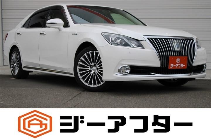 2015 Toyota Crown Majesta HV 3.5 Sedan for sale, Japanese used car export - photo 1 of 30 | GULJI TRADERS