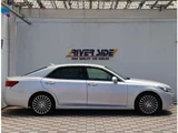 2016 Toyota Crown Majesta 3.5 Sedan for sale, Japanese used car export - photo 2 of 45 | GULJI TRADERS