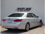 2016 Toyota Crown Majesta 3.5 Sedan for sale, Japanese used car export - photo 3 of 45 | GULJI TRADERS