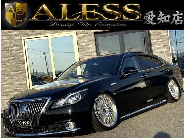 2016 Toyota Crown Majesta 3.5 - photo 1 2016 Toyota Crown Majesta 3.5 Sedan for sale, Japanese used car export - photo 1 of 54 | GULJI TRADERS