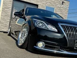 2016 Toyota Crown Majesta 3.5 Sedan for sale, Japanese used car export - photo 42 of 54 | GULJI TRADERS