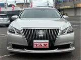2016 Toyota Crown Majesta F version Silver Sedan for sale, Japanese used car export - photo 2 of 23 | GULJI TRADERS
