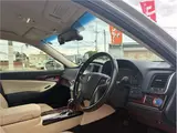 2016 Toyota Crown Majesta F version Silver Sedan for sale, Japanese used car export - photo 4 of 23 | GULJI TRADERS