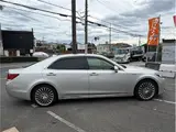 2016 Toyota Crown Majesta F version Silver Sedan for sale, Japanese used car export - photo 19 of 23 | GULJI TRADERS