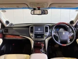 2016 Toyota Crown Majesta 3.5 Sedan for sale, Japanese used car export - photo 2 of 10 | GULJI TRADERS