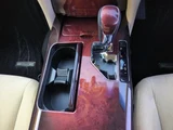 2016 Toyota Crown Majesta Hybrid Four Sedan for sale, Japanese used car export - photo 14 of 24 | GULJI TRADERS