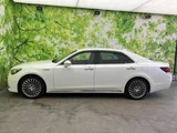 2016 Toyota Crown Majesta Sedan for sale, Japanese used car export - photo 2 of 9 | GULJI TRADERS