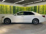 2017 Toyota Crown Majesta F version Pearl Sedan for sale, Japanese used car export - photo 15 of 30 | GULJI TRADERS