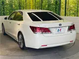 2017 Toyota Crown Majesta F version Pearl Sedan for sale, Japanese used car export - photo 16 of 30 | GULJI TRADERS