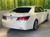 2017 Toyota Crown Majesta F version Pearl Sedan for sale, Japanese used car export - photo 22 of 30 | GULJI TRADERS