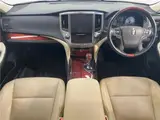 2017 Toyota Crown Majesta F version Pearl Sedan for sale, Japanese used car export - photo 23 of 30 | GULJI TRADERS